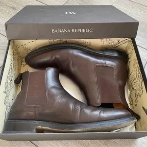 Banana Republic | Shoes | Drake Leather Chelsea Boots From  display picture 1